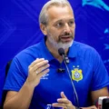 RDC : Sébastien Desabre valide la pelouse du Stade des Martyrs